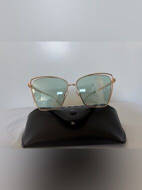 Diff Eyewear Becky III Cat-Eye Blue Lens sunglasses